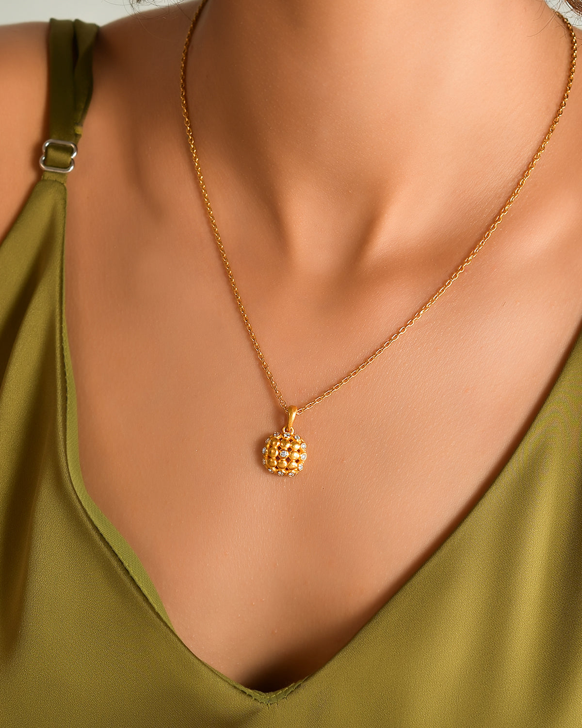 Dotted Lattice Pendant with Diamond