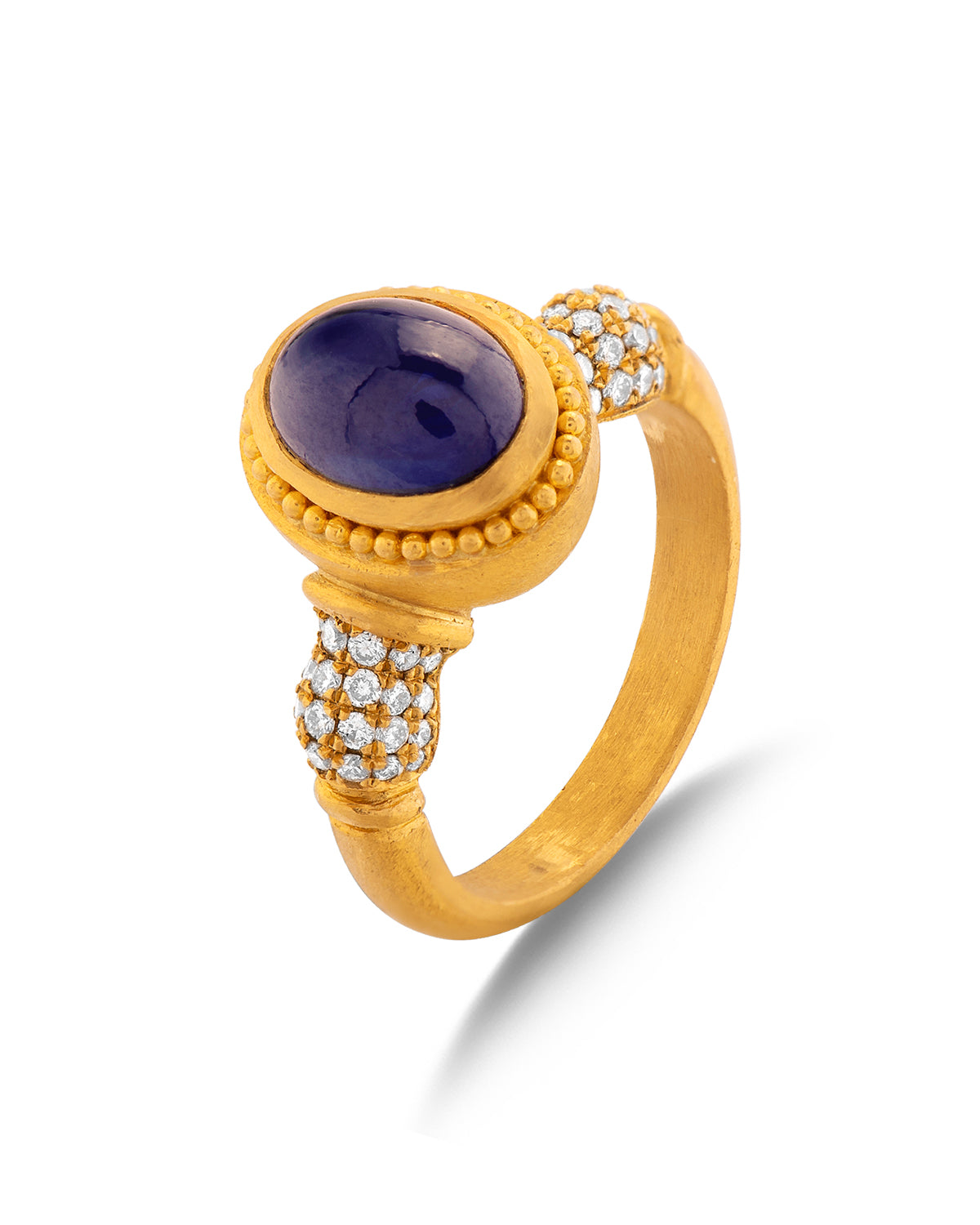 Amphora Sapphire Cabochon RIng